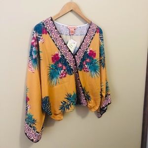 NWT Flying Tomato blouse